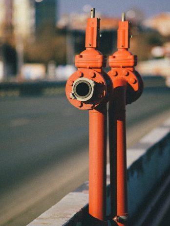 Монтаж труб и систем